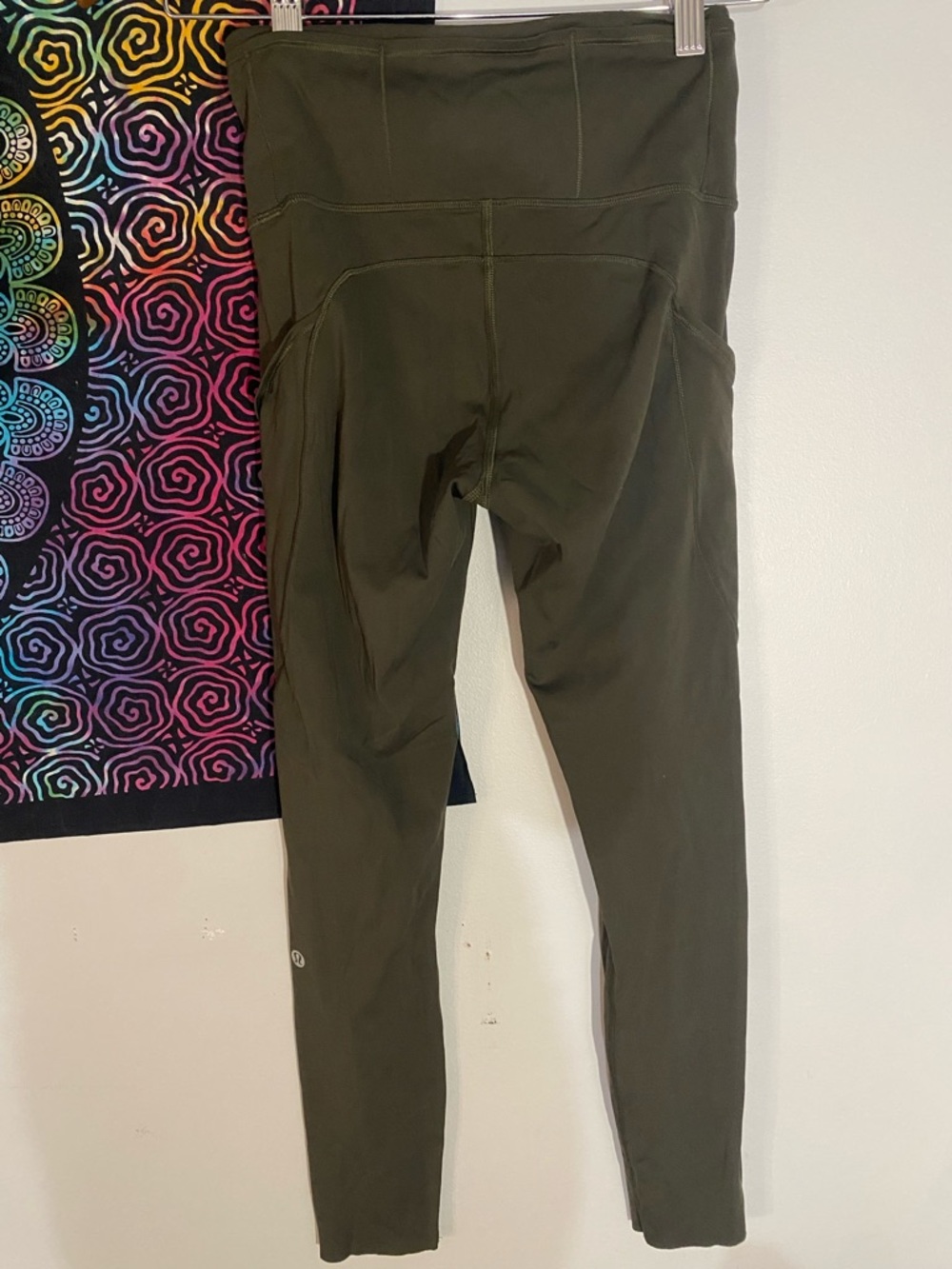 Lululemon dark green leggings with pockets - Picture 4 of 5